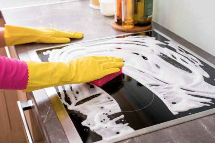 7 Different and Easy Ways to Clean Your Glass Stove