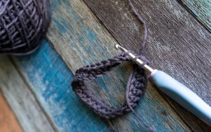 Half Double Crochet in Third Loop Only (Flat and Round) Photo Tutorial