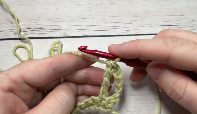 How to Crochet the Double Treble Column Stitch Photo Tutorial
