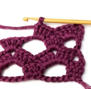 Large Lacy Zigzag Crochet Stitch Photo Tutorial