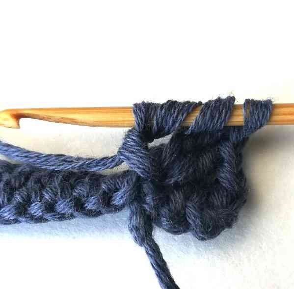 The Tipped Scales Crochet Stitch Photo Tutorial