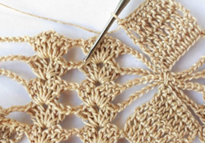 How to Crochet Coloured Square Lace Stitch