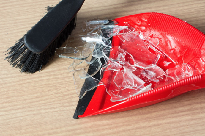 7 Helpful Tips for Cleaning Up Broken Glass