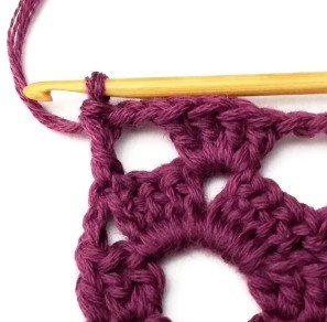 Large Lacy Zigzag Crochet Stitch Photo Tutorial