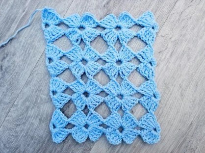 Crochet Linked Flowers Stitch Photo Tutorial