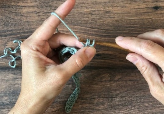How to Crochet the Bead Stitch Photo Tutorial
