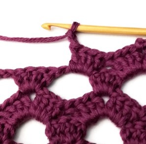 Large Lacy Zigzag Crochet Stitch Photo Tutorial