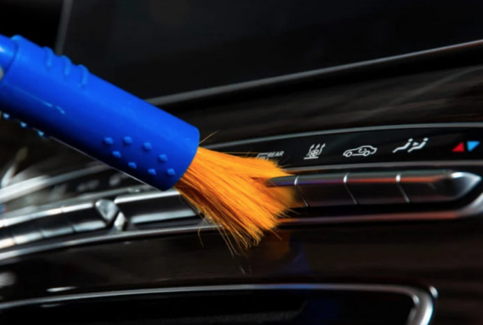 8 Easy Car Cleaning Tips & Solutions