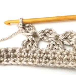 Aligned Four Leaf Clover Crochet Stitch Photo Tutorial