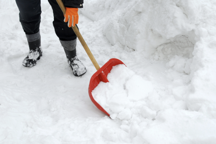 7 Surprising Tips and Tricks for Dealing with Ice and Snow