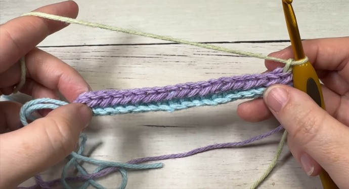 How to Crochet the Three Colour Ribbing Photo Tutorial