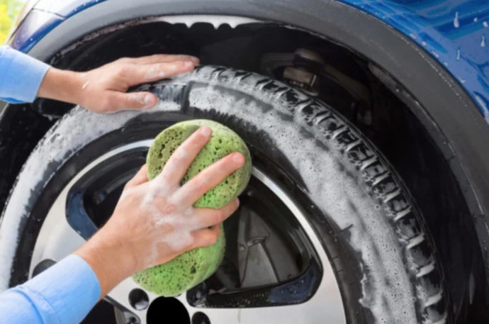 8 Easy Car Cleaning Tips & Solutions