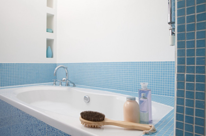 10 Cleaning Tips & Tricks for Bathtubs