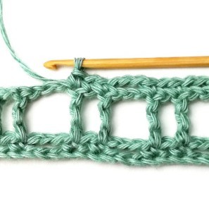 Striped Treble Crochet Mesh Stitch Photo Tutorial