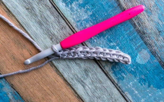 How to Crochet the Uneven Berry Crochet Stitch Photo Tutorial