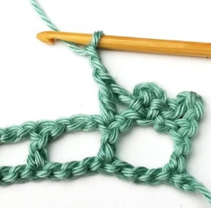 Lacy Aligned Picot Crochet Stitch Photo Tutorial