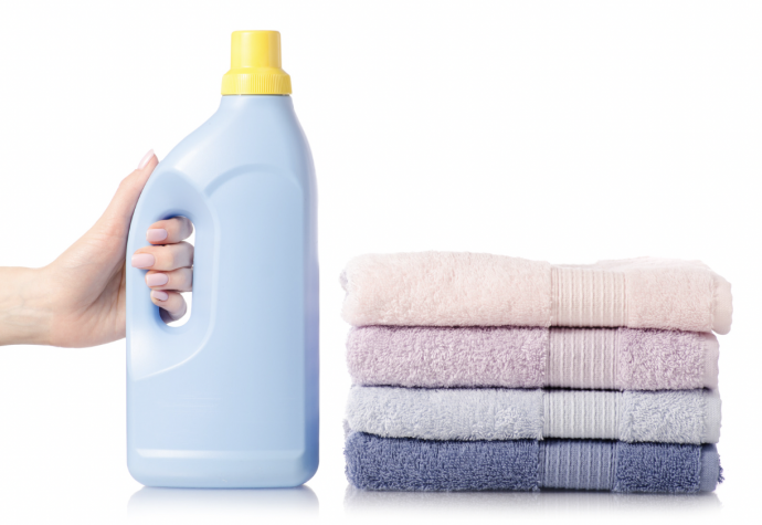 Cleaning Tips: 7 Ways to Use Vinegar in Laundry