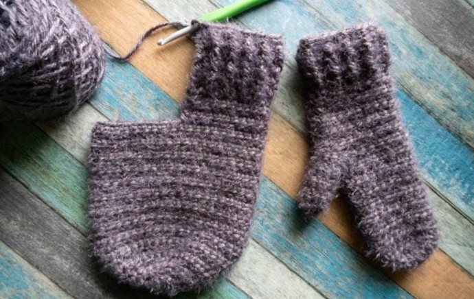 Couples Mittens Crochet Pattern