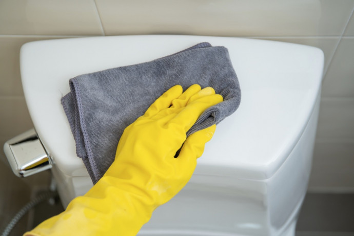 7 Bathroom Green Cleaning Hacks