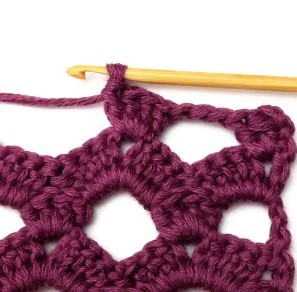 Large Lacy Zigzag Crochet Stitch Photo Tutorial