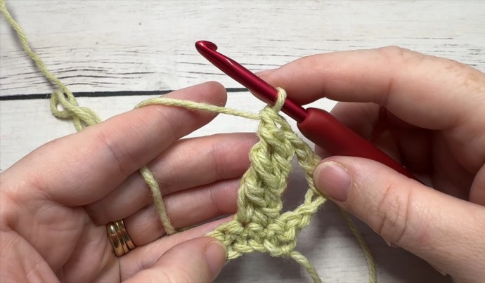 How to Crochet the Double Treble Column Stitch Photo Tutorial