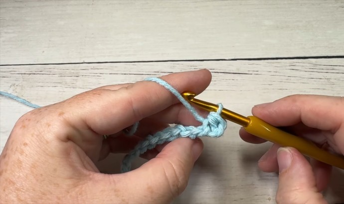 How to Crochet the Three Colour Ribbing Photo Tutorial