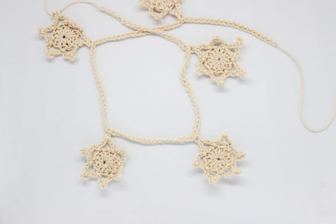 Crochet Snowflake Garland Photo Tutorial