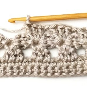Aligned Four Leaf Clover Crochet Stitch Photo Tutorial