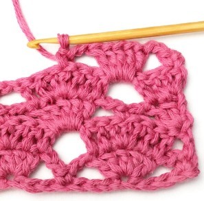 Large Uneven Clam Crochet Stitch Photo Tutorial