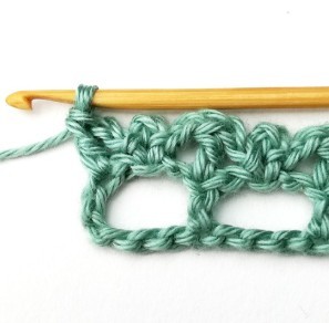 Lacy Aligned Picot Crochet Stitch Photo Tutorial