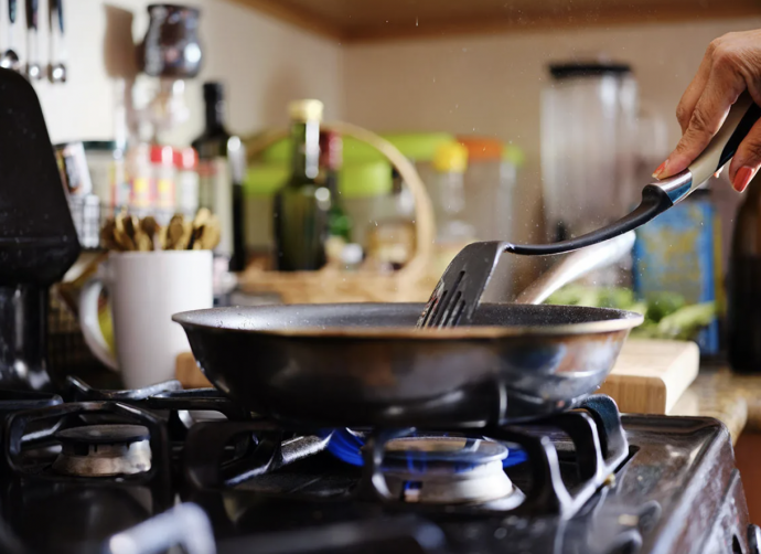 8 Bad Kitchen Habits You Need To Avoid