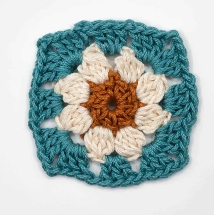 How To Crochet A Daisy Granny Square Photo Tutorial