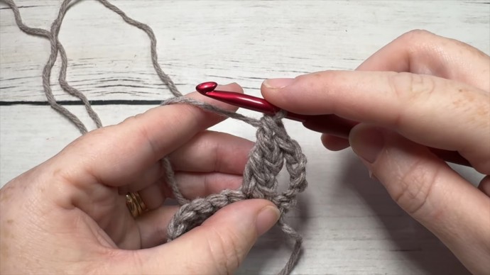 How to Crochet the Triple Column Stitch Photo Tutorial