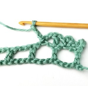 Lacy Aligned Picot Crochet Stitch Photo Tutorial