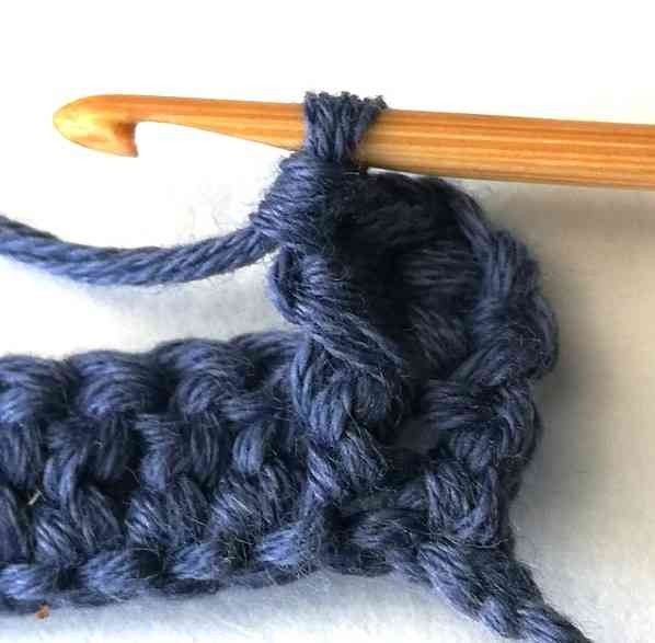 The Tipped Scales Crochet Stitch Photo Tutorial