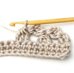 Aligned Four Leaf Clover Crochet Stitch Photo Tutorial