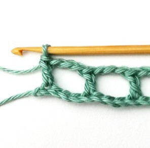 Lacy Aligned Picot Crochet Stitch Photo Tutorial