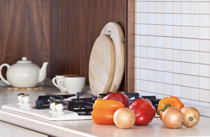 7 Kitchen Safety Dos & Don'ts Everyone Needs to Know 7 Kitchen Safety Dos & Don'ts Everyone Needs to Know