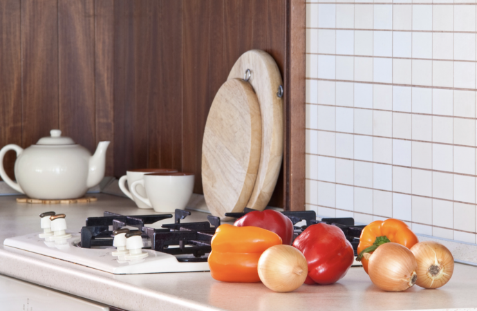 7 Kitchen Safety Dos & Don'ts Everyone Needs to Know