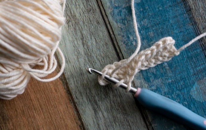 Half Double Crochet in Third Loop Only (Flat and Round) Photo Tutorial