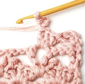 Lacy Cupcake Crochet Stitch Photo Tutorial