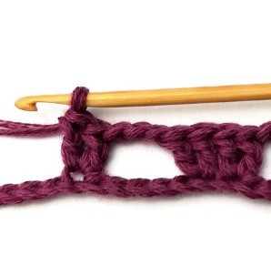 Large Lacy Zigzag Crochet Stitch Photo Tutorial