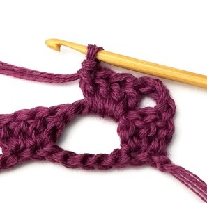 Large Lacy Zigzag Crochet Stitch Photo Tutorial