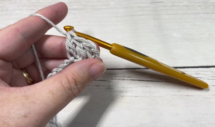 How to Crochet the Ruffle Stitch Photo Tutorial