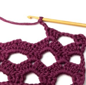 Large Lacy Zigzag Crochet Stitch Photo Tutorial