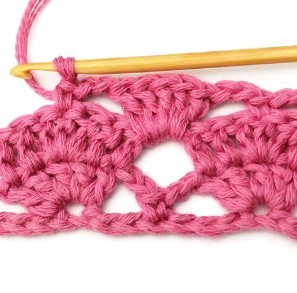 Large Uneven Clam Crochet Stitch Photo Tutorial