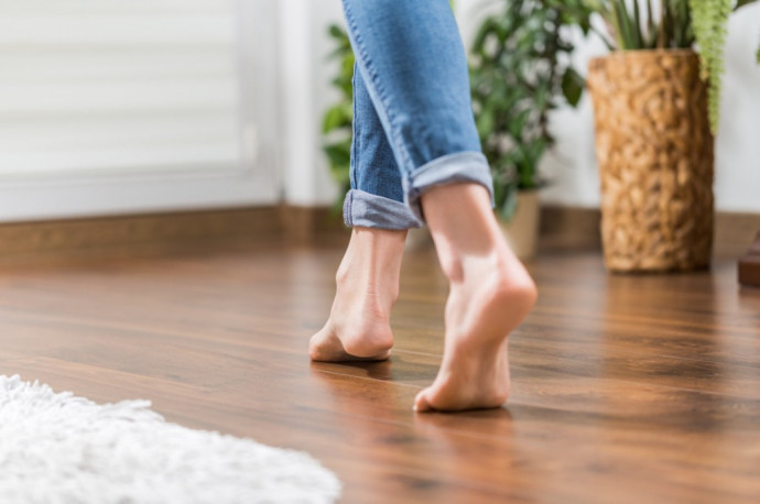 8 Practical Tips for Living Room Cleaning