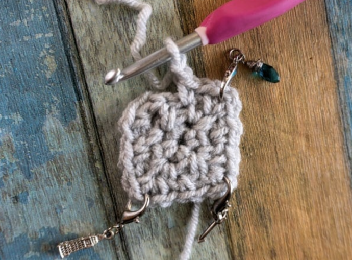 Moss Stitch Granny Square Crochet Tutorial