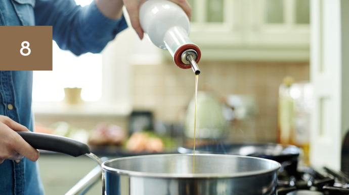 8 Kitchen Hacks: Oil Mess Management & Tips