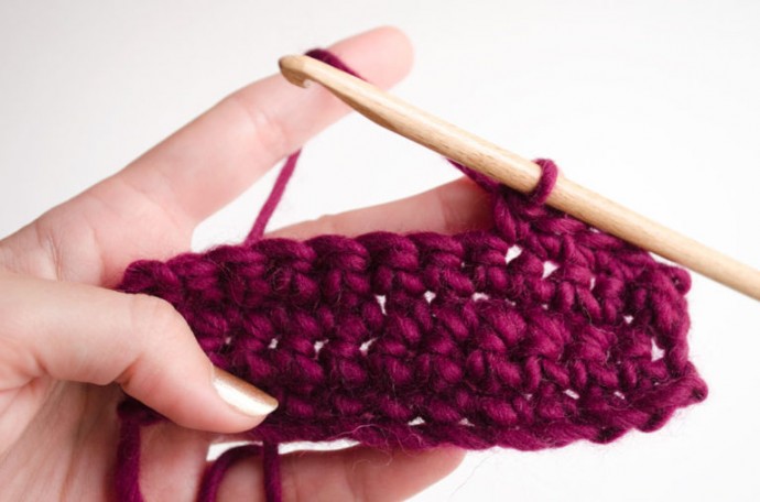 How to Crochet a Buttonhole Photo Tutorial